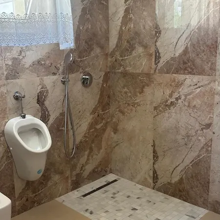 Albi بيت ضيافة